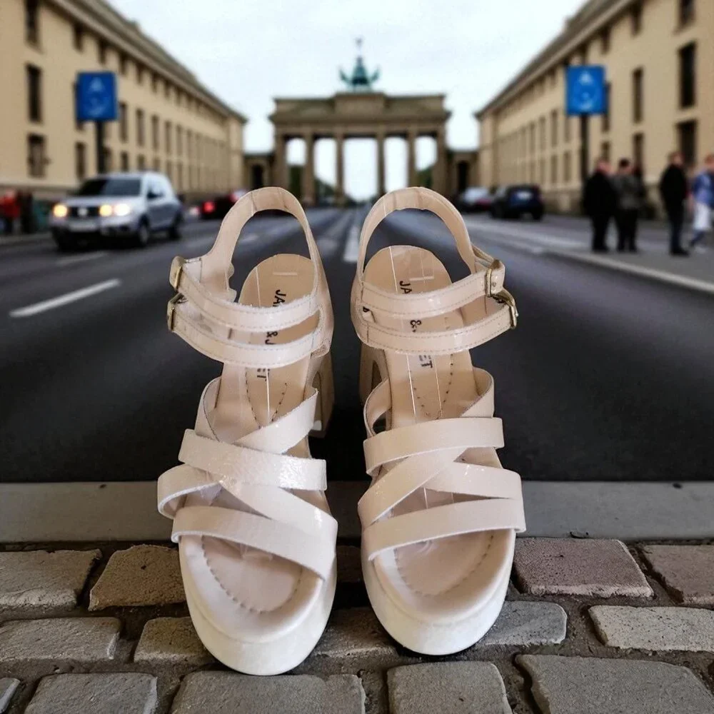 Janet & Janet Nude Platform Chunky Heels Strappy Design EU 36